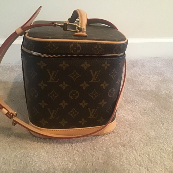 Louis Vuitton Vanity Case - Picture 2 of 16